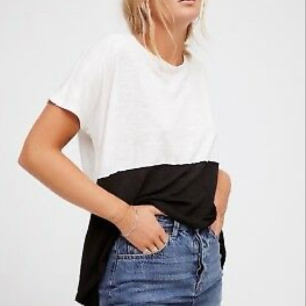 We The Free Black and White Color Block Top, Sz XS (P2P 23”)